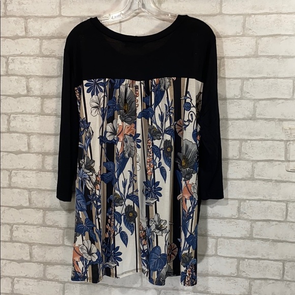 Vision floral blouse size 2X - Picture 5 of 7